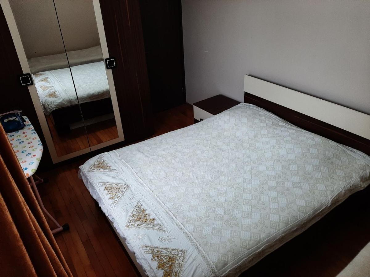 Mindia'S Apartment Batumi Bagian luar foto