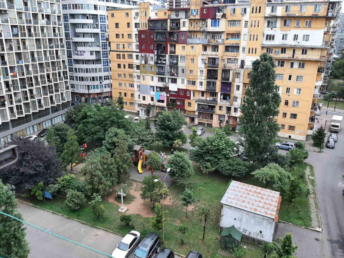 Mindia'S Apartment Batumi Bagian luar foto